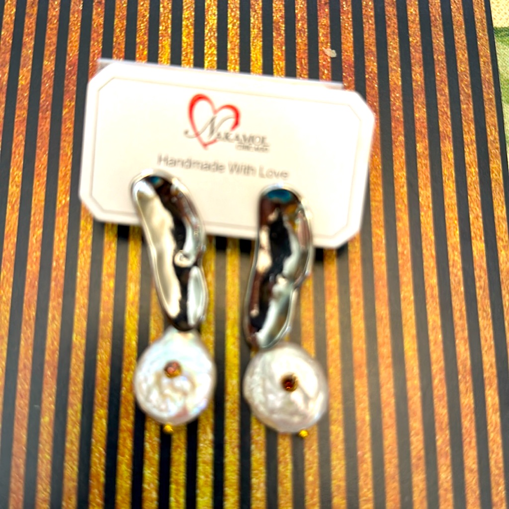 Nakamol Liquid Drop Silvertone Plate, Crystal, Fresh Water Pearls New